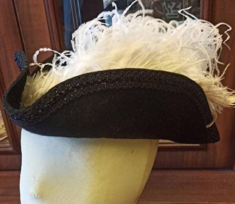 Винтажная шляпа с перьями - фото 3