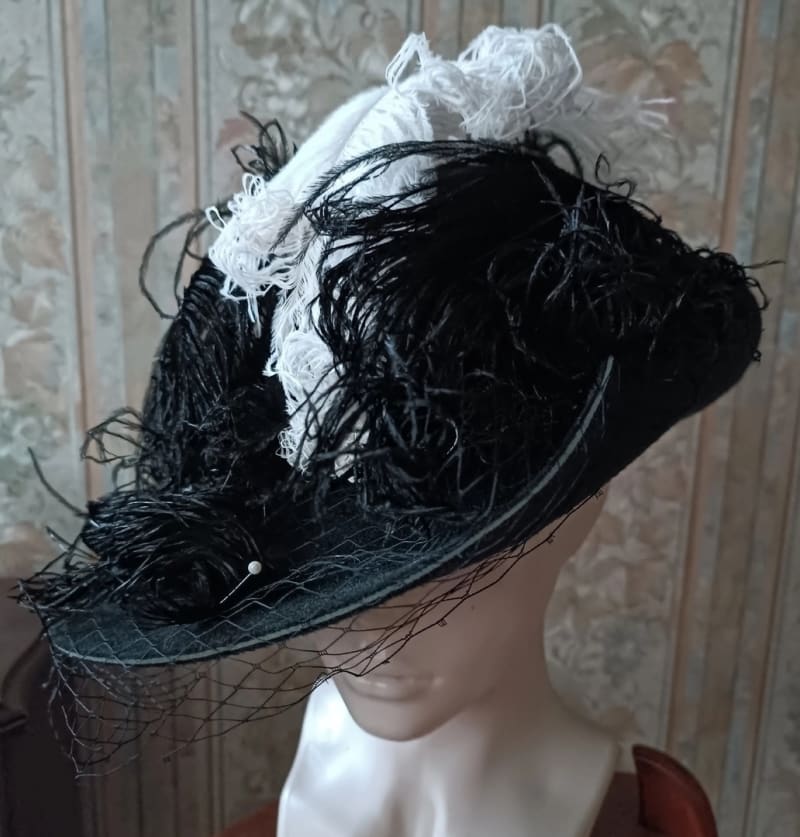 Винтажная шляпа с перьями - фото 2