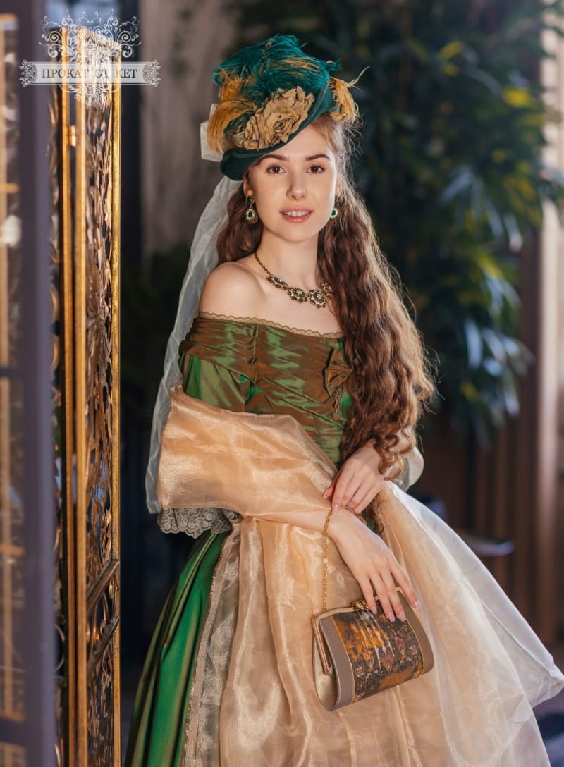 Шляпка с перьями - фото 2