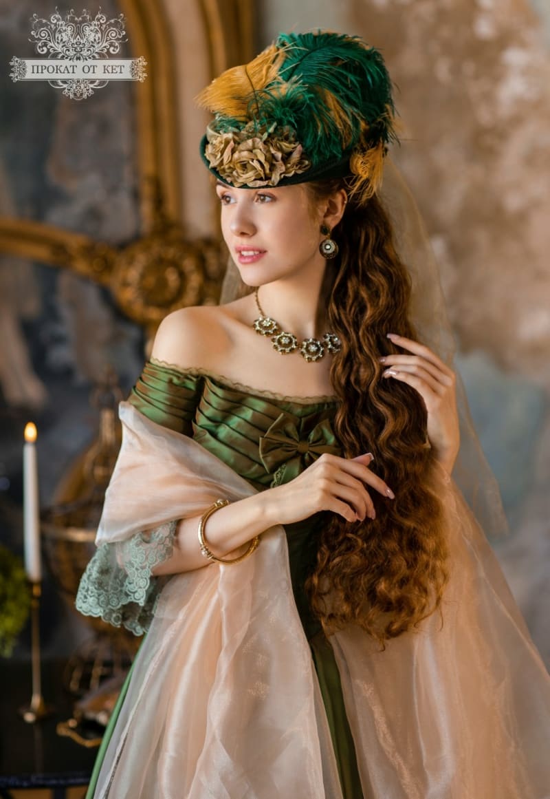 Шляпка с перьями - фото 4