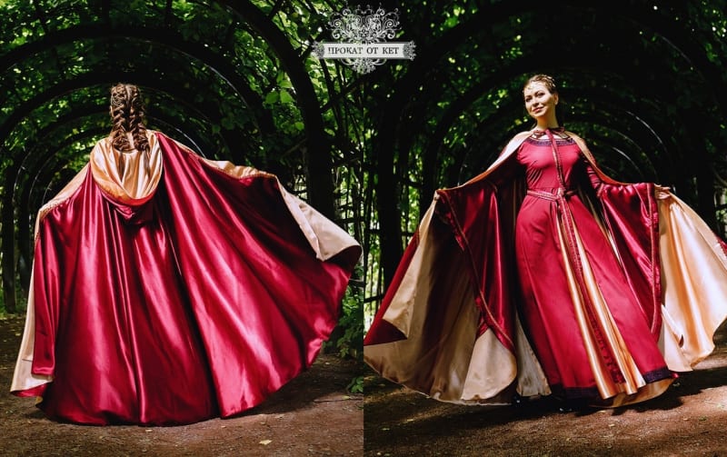 Плащ атласный "Бордовый с золотом" - фото 3