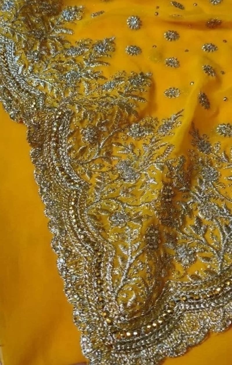Индийское жёлтое сари - фото 10
