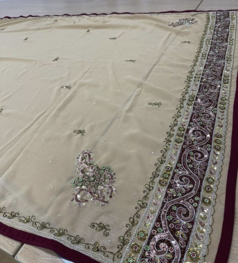 Сари из шёлка, с вышивкой "Топлёное молоко" - фото 8