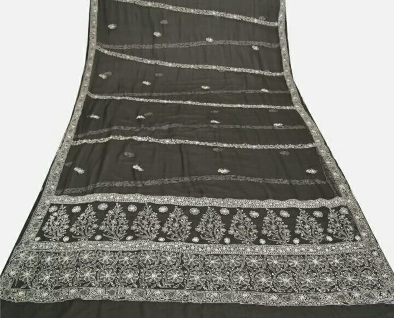 Красивое цветное шифоновое сари с ручной вышивкой черного цвета - фото 8