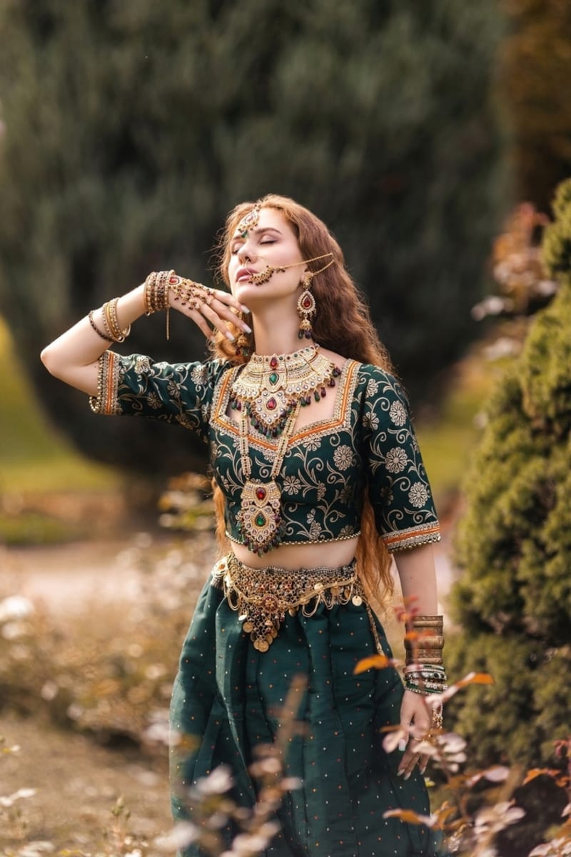 Комплект из юбки и топа в зелёном звете, Индия - фото 4