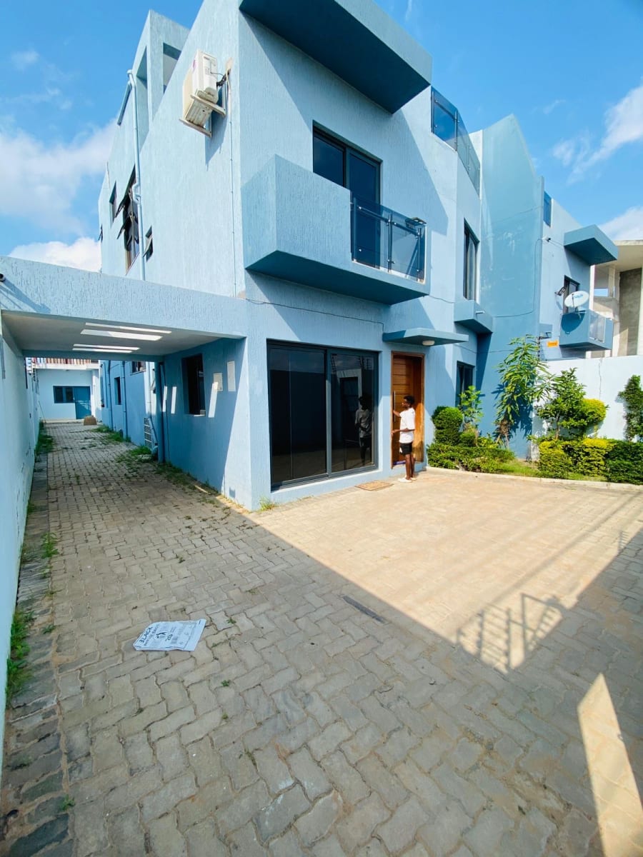 Vende-se/Arrenda-se Moradia Tipo 3 Triunfo - Imagem 1