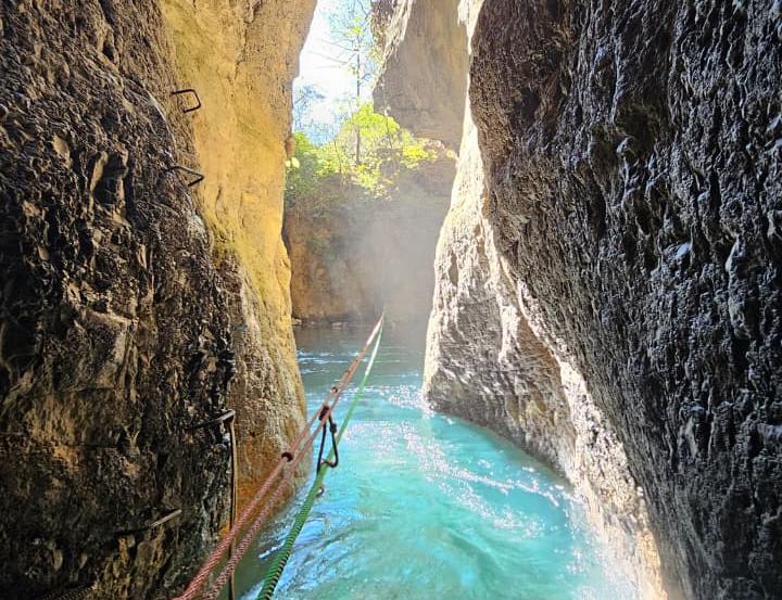 LA LEONA WATERFALL
