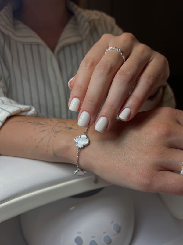 Манікюр прихований