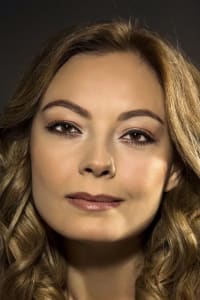 Özge Özder