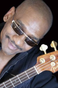 Victor Bailey