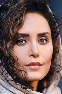Elnaz Shakerdoost