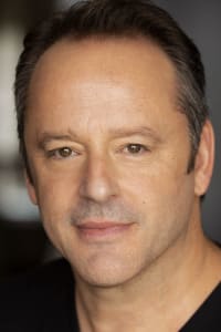 Gil Bellows