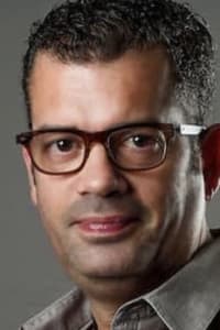 Roger Zayas-Bazán
