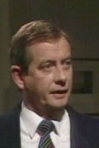 Derek Fowlds