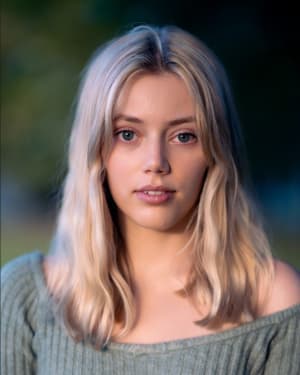 Grace Van Dien