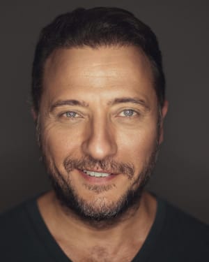Yiğit Özşener