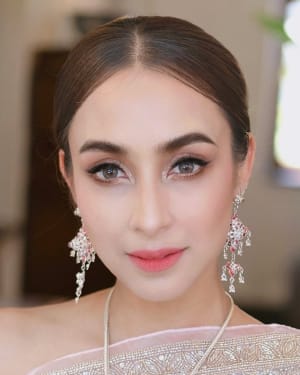Katreeya English