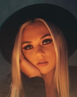 Julia Hart