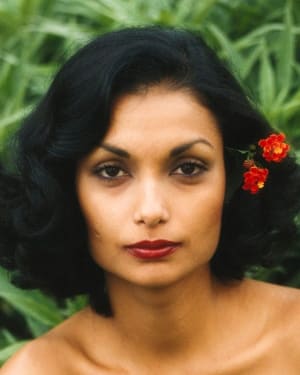 Shakira Caine