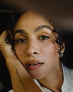 Aurora Perrineau
