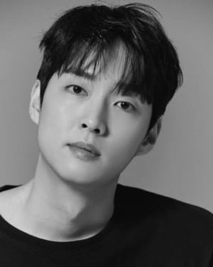 Kang Young-suk