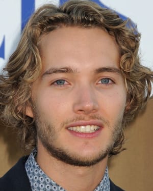 Toby Regbo