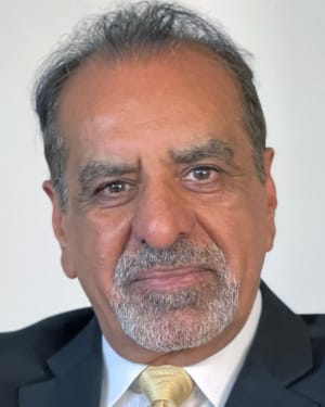 Kavi Raz