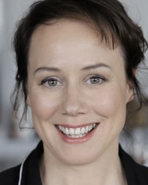 Eva Löbau