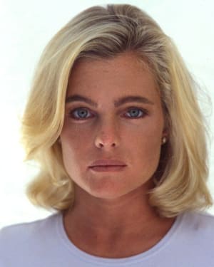 Erika Eleniak