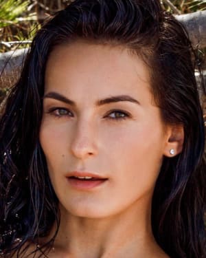 Lexi Dona