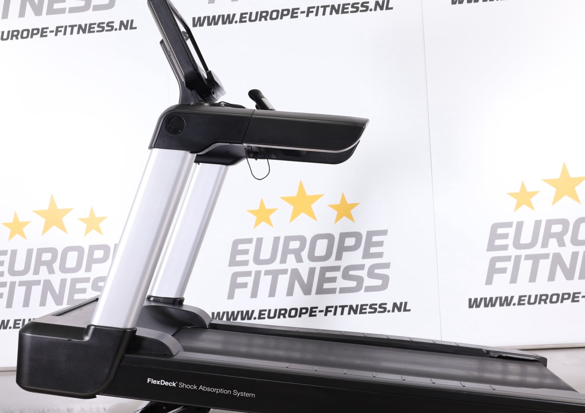 Life Fitness Integrity+ SE3HD Treadmill