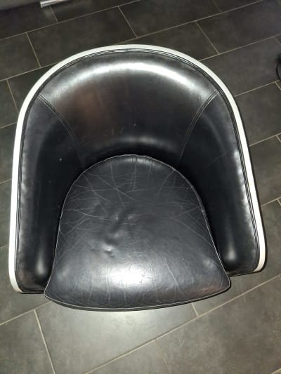 Black Swivel Office Chair with Armrests