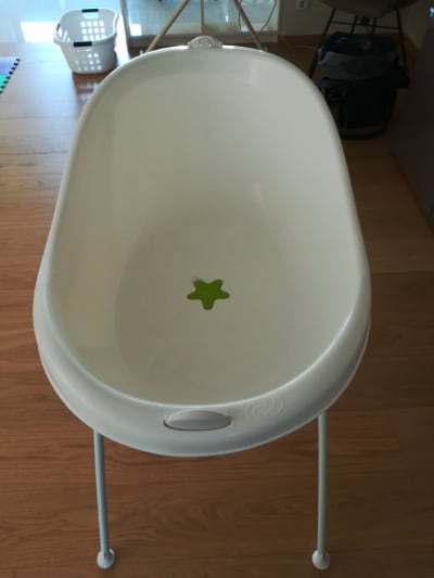 BAIGNOIRE AVEC BOUCHON DE VIDANGE + SUPPORT + THERMOMÈTRE