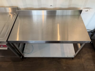 2 tables de travail inox GGM avec dosseret 1000 et 1200 mm