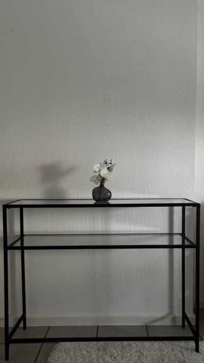 Console d’entrée moderne en métal noir et verre