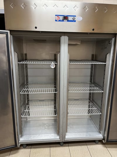 GROSSER KÜHLSCHRANK / GRAND FRIGIDAIRE