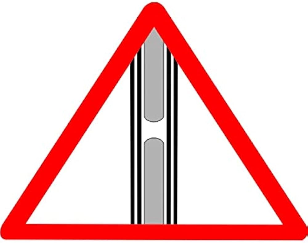 LADWA Gap In Median Cautionary Retro Reflective Road Signage - 600 mm Triangle (Red White, Aluminum Composite Panel)