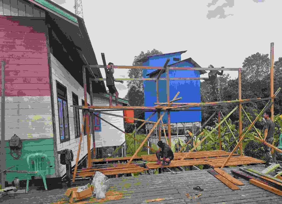 Tak Kenal Lelah di Bulan Ramadhan, Satgas TMMD dan Warga Gotong Royong Bangun MCK Tak Kenal Lelah di Bulan Ramadhan, Satgas TMMD dan Warga Gotong Royong Bangun MCK