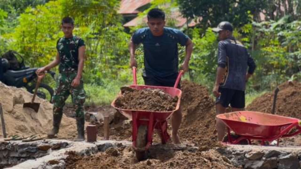 Hari Ke-6 TMMD Ke-127, Pembangunan RTLH Masuk Tahap Pengurukan Tanah Usai Pondasi Rampung
