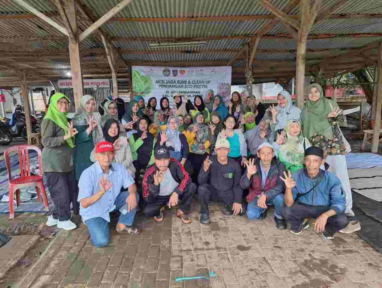 Aksi Lestari HPSN 2026: Penuangan Eco Enzym untuk Pulihkan Setu Pengasinan