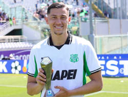 Jay Idzes jadi Pemain Terbaik Laga Fiorentina vs Sassuolo