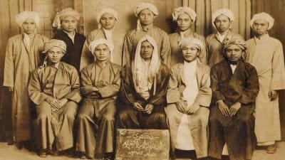 Menelusuri Jejak Haji di Indonesia: Dari Simbol Kesalehan hingga Instrumen Kolonial