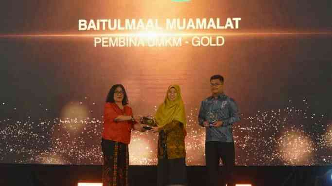 BMM Borong 3 Penghargaan di Ajang UMKM Award 2025 BMM Borong 3 Penghargaan di Ajang UMKM Award 2025