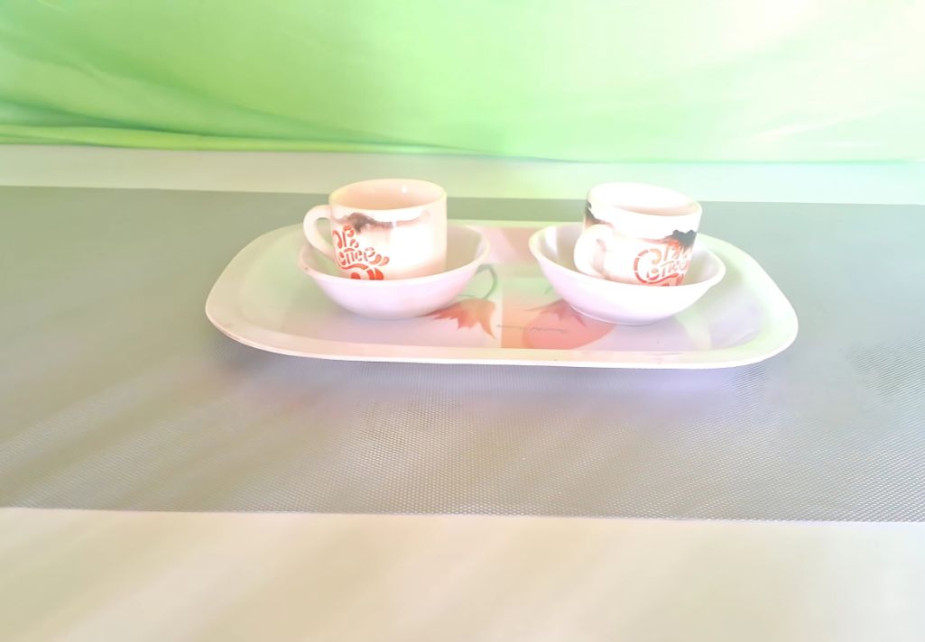 This white tray, featuring two cups, showcases how style meets practicality.