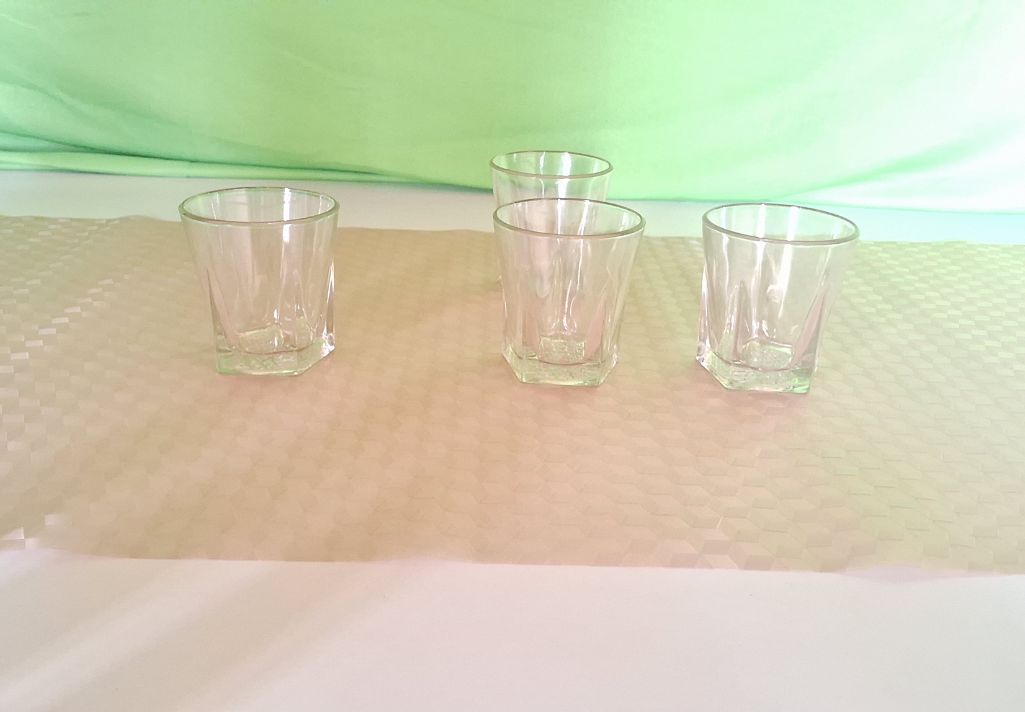 This Shelf Liner is all about balancing price and performance! Just like these empty glasses waiting to be filled, we believe in maximizing value without compromising quality.