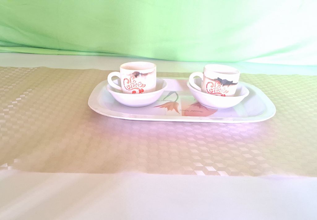 This Shelf Liner is perfect for showcasing your favorite cups and saucers