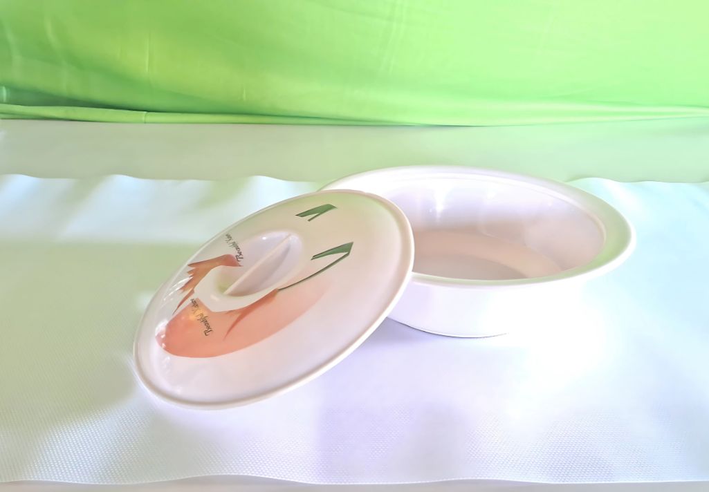 This bowl is perfect for any shelf, no matter its shape or size.