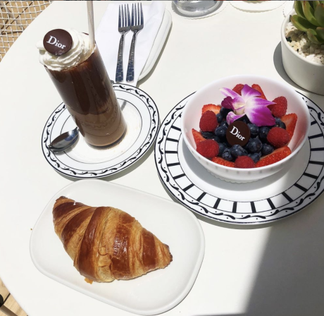 Dior Pop Up Cafe Hinted Trova l'offerta che fa per te grazie a 66.451 recensioni e 40268 foto inserite dai viaggiatori de 466 hotel a miami beach, florida, stati uniti. dior pop up cafe hinted