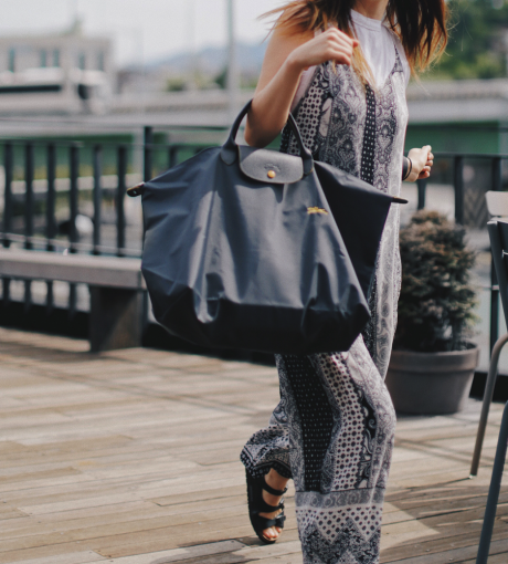 Large carry 2025 on tote