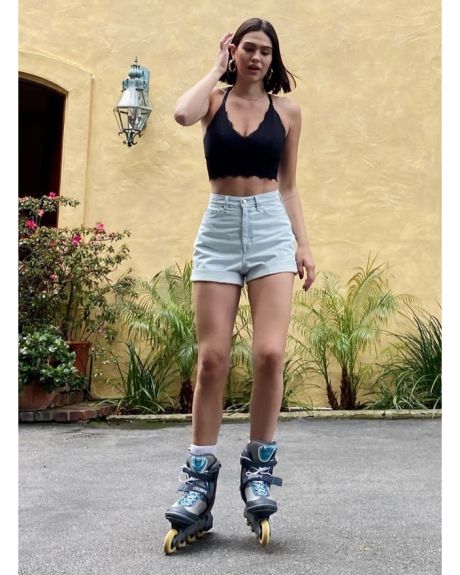 Bdg mom high rise shorts deals
